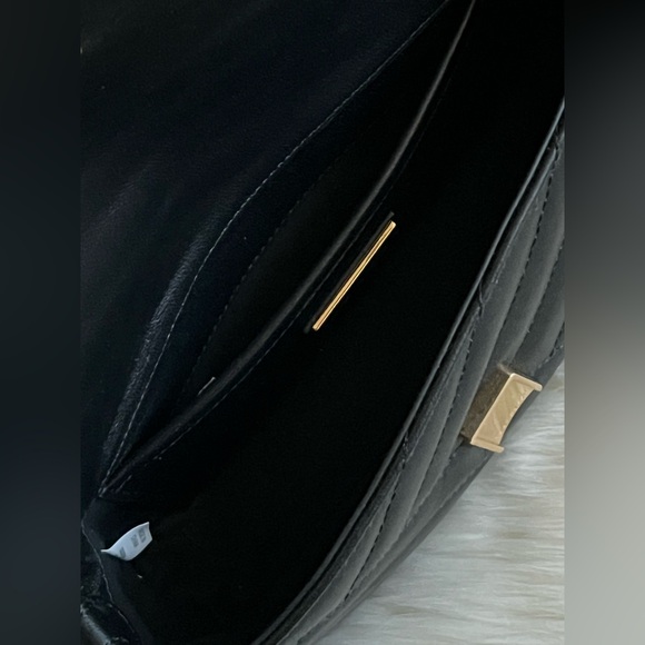 💰SOLD - 90456 - Tory Burch Small Kira Chevron Flap Shoulder Bag - Picture 8 of 13